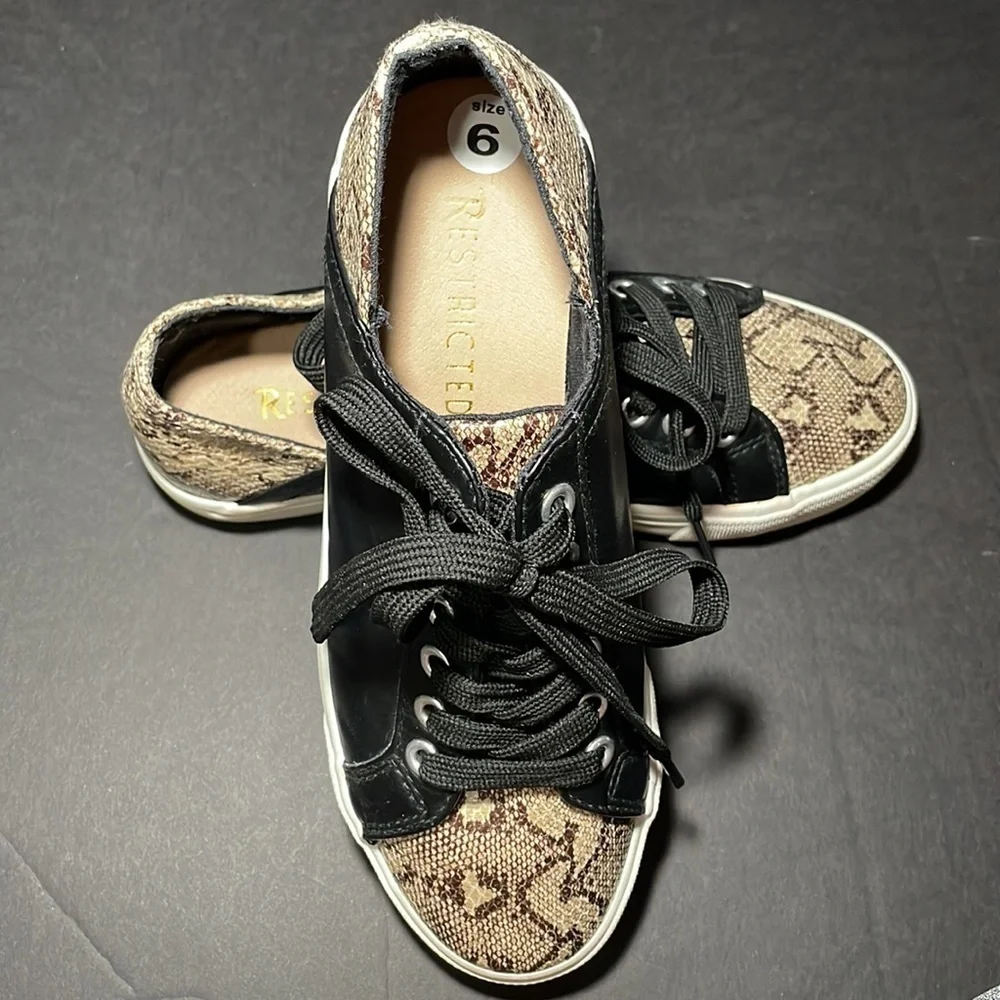 RESTRICTED snakeskin and faux leather casual sneakers in women’s size 6